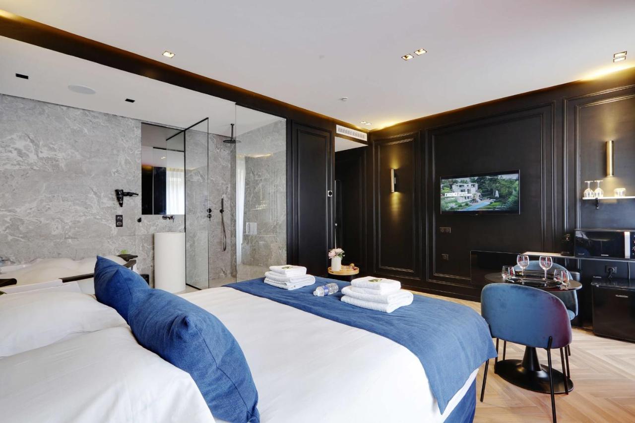 Couples Getaway Unit With Jacuzzi - City Center Paris Exterior foto